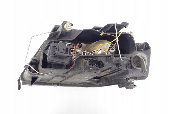 фото №8, Audi a6 c5 лампа перед передняя правая 4b0941030n