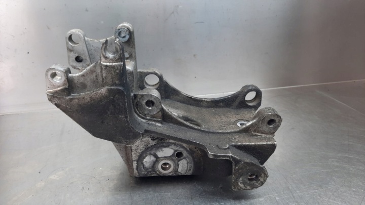 фото №5, Кронштейн генератора 9643834880 citroen c5 2.0 hdi