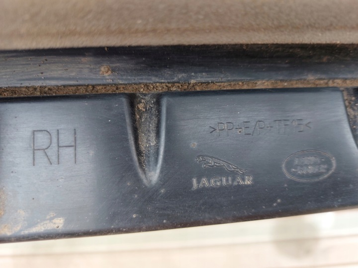 фото №9, Молдинг пороговая правая land range rover velar l560 19r