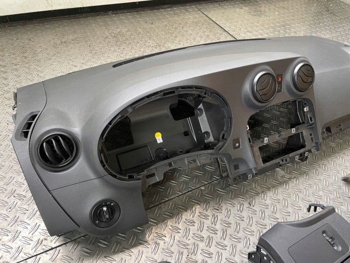 фото №6, Mercedes citan w415 12- торпедо раздаточная консоль капот