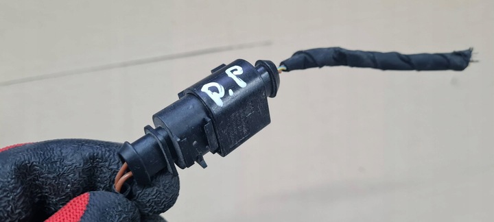 фото №6, Sq8 4m rsq8 q8 переключатель замка капота штекер разъём 8d0973822 a4 b9 8w q7