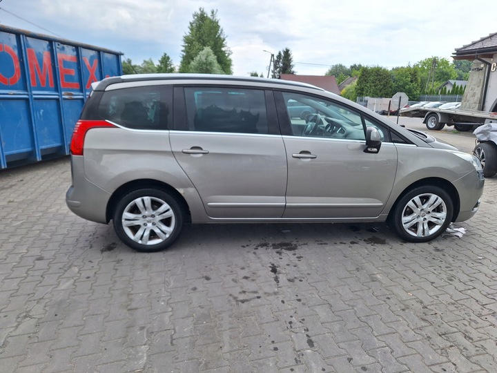 фото №10, Peugeot 5008 i 1 0u 0e бампер перед капот крыло лампа evgc 09-13 2.0 hdi