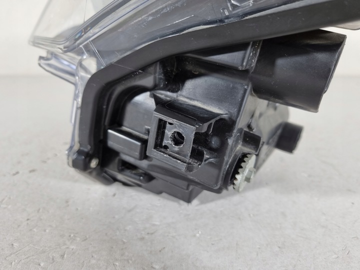 фото №12, Toyota avensis t27 рестайлинг лампа левая перед обычная eu