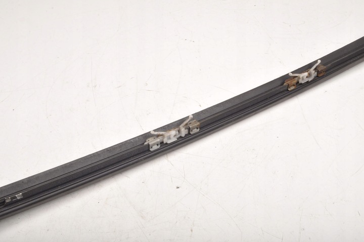 фото №7, Volvo xc70 ii планка скла передній лобовий 30753553 права