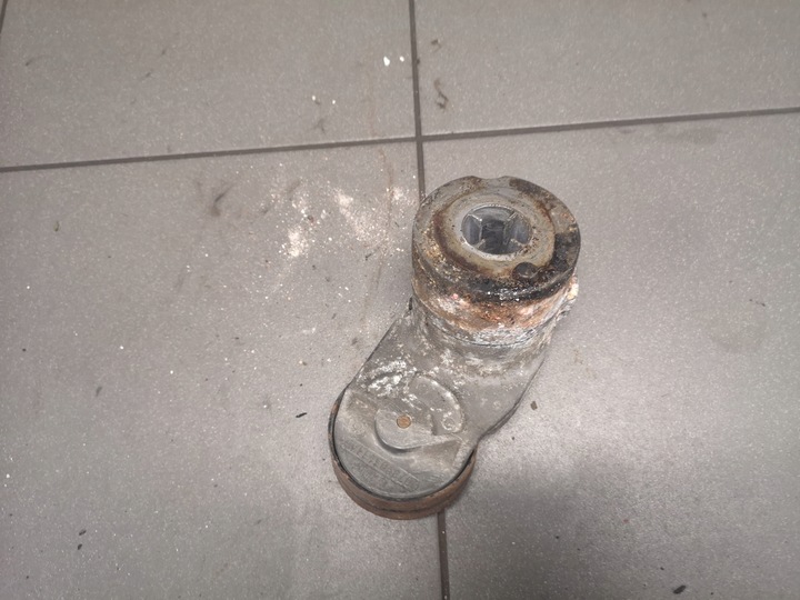 фото №3, Натягувач ремінь audi a8 d2 2.8 amx 078903133ab