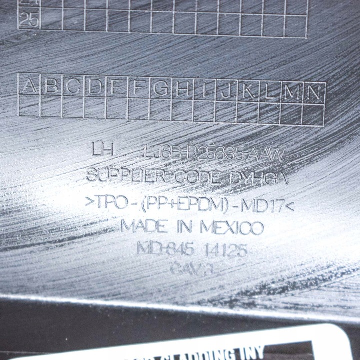 фото №8, Ford mustang mach-e 2022 левая сторона планка дверь задних