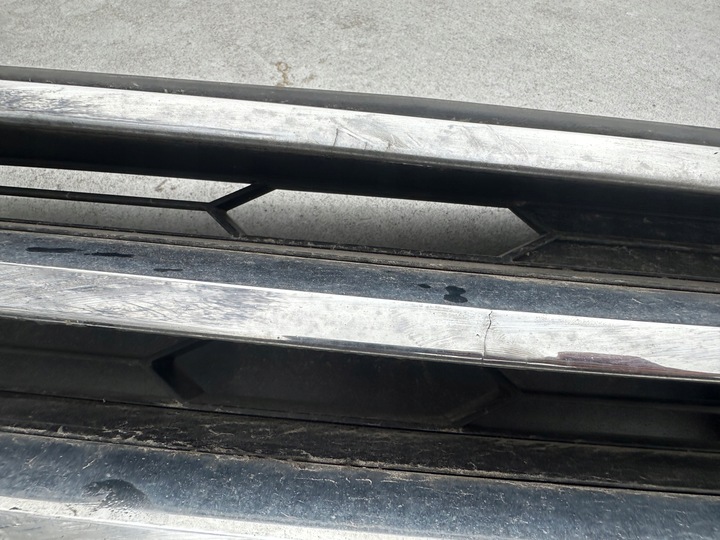 фото №9, Решітка радіатора решітка радіатор vw touareg 7p рестайлінг defekty 7p6853651j