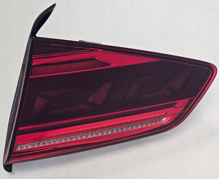 фото №13, Vw passat b8 sedan лампа зад правая led 3g5945308f