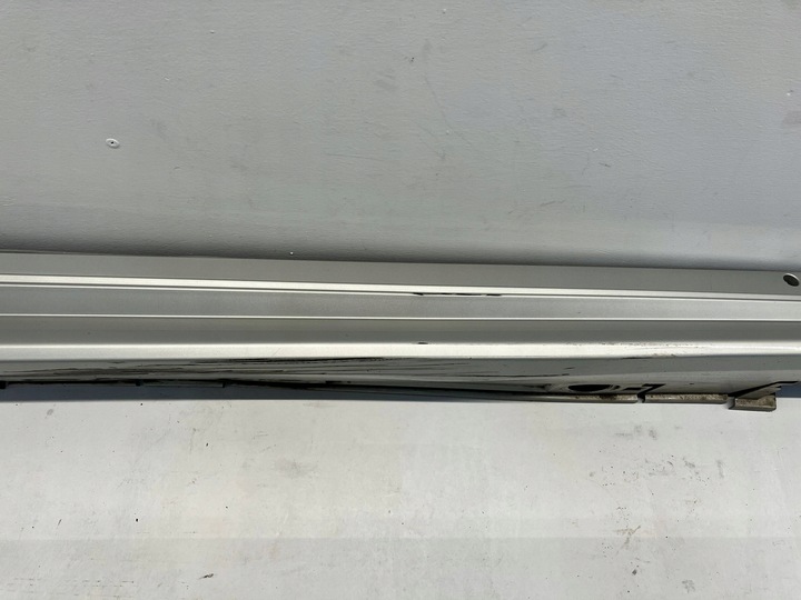 фото №5, Corolla e21 универсал порог защита пороговая наружная планка правая 1j6 царапины