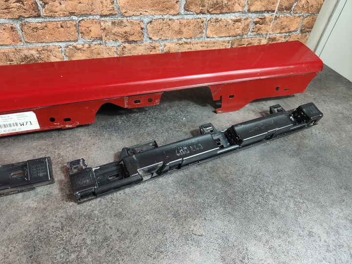 фото №16, Bmw 1 f21 f22 f23 планка накладка порогова права a75 melbournerot + ковзани