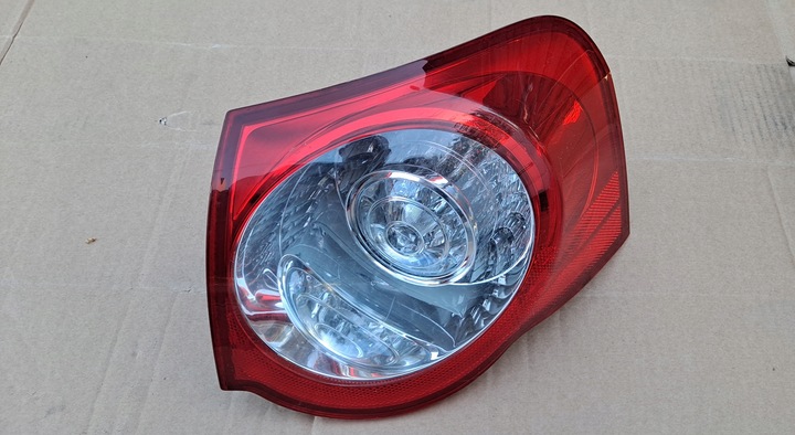 фото №1, Vw passat b6 3c9 универсал лампа зад задняя правая led красивая 3c9945096n