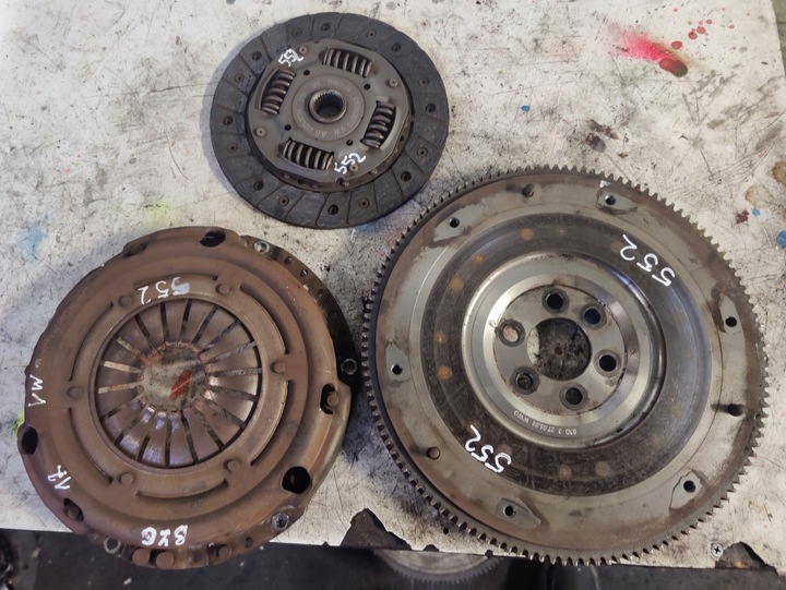 фото №1, Skoda fabia vw polo iv 1.2 колесо маховики диск прижим