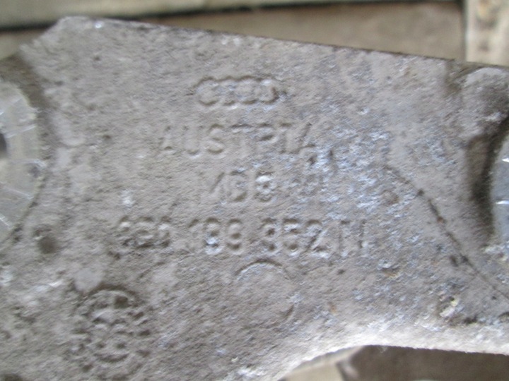 фото №10, Лапи крепления стабилизатора правый audi a4 b7 1.9tdi 8e0199352n