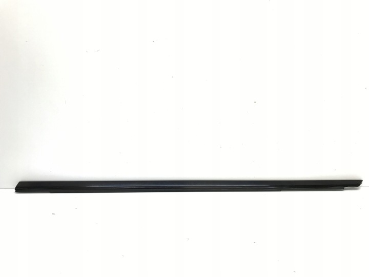 фото №1, Mercedes c-klasa w205 планка na дверь a2057204510