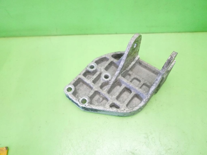 фото №9, Лапи кронштейн коробки kia carnival i 2.9 tdi 99-01