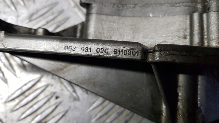 фото №6, Mercedes насос масла sprinter w203 2.2 cdi 6111810047