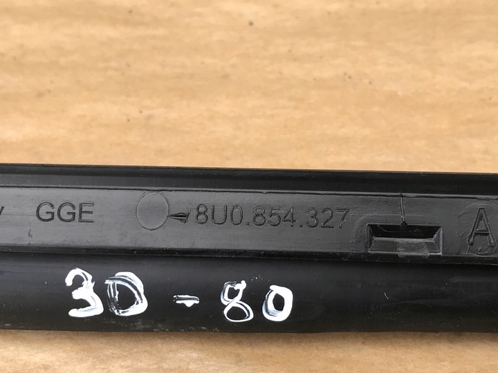 фото №8, Планка прокладка скла лобовий audi q3 8u0854327a