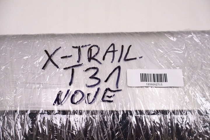 фото №11, Nissan x-trail t32 накладка крышки багажника 909011dj0a