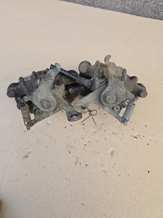 фото №9, Супорт задній p+l комплект ford focus mk 1 універсал