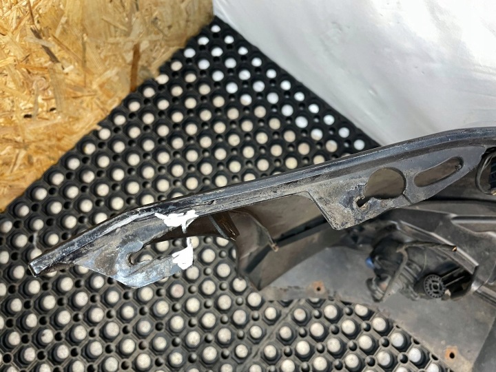 фото №16, Бампер перед передній pdc pod омивачі bmw 7 f01 f02 код фарби: 475