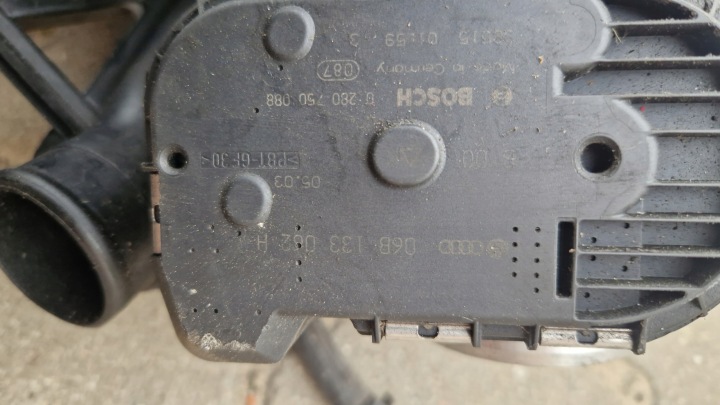 фото №10, Комплектний колектор впускний  audi a4 b6 b7 a6 c5 2.0 alt 06b133210aj