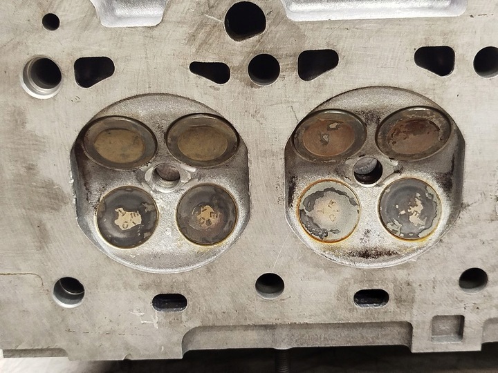 фото №8, Головка двигателя volvo 1001853 1001852 2.0 16v 3