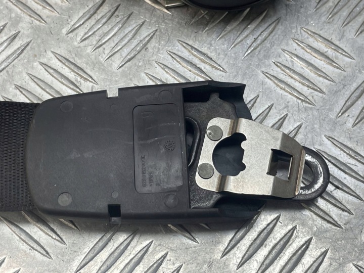 фото №8, Bmw (oem) 7441660 x2 f39 pas безпеки праве перед передній