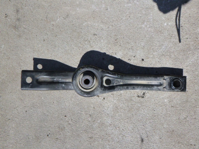 фото №1, Лапи подушка коробки vw volkswagen 5q0199855m