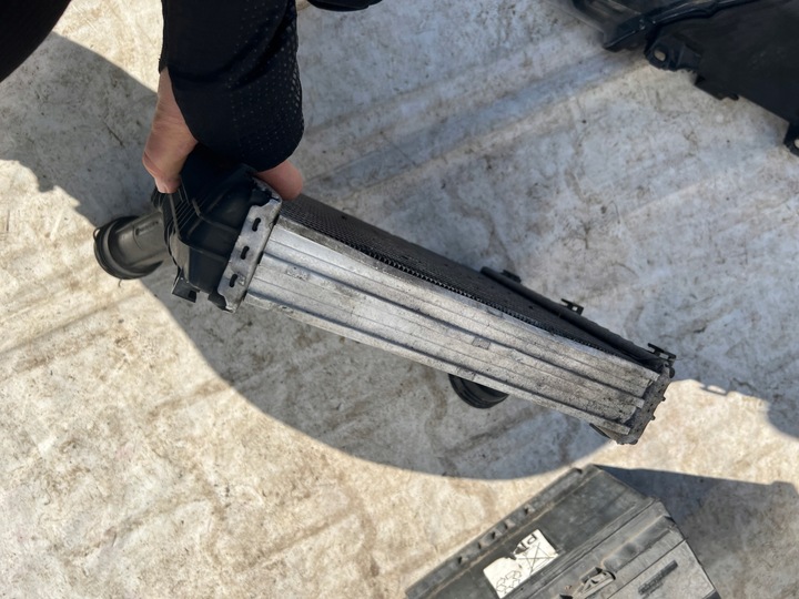 фото №6, Радіаторів інтеркулер audi q7 touareg cayenn 4.2