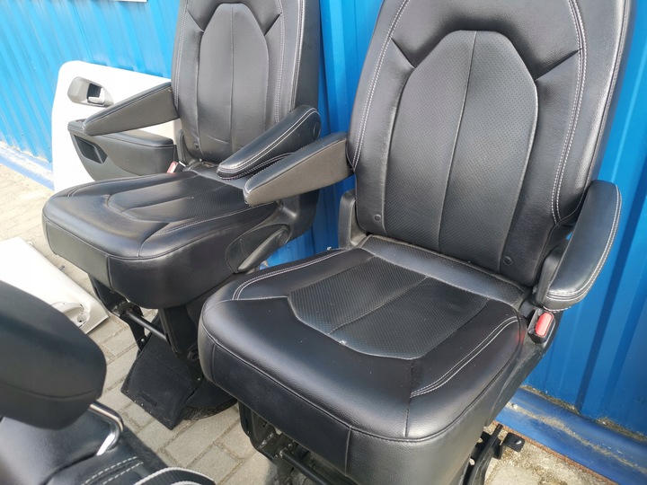 фото №13, Chrysler pacifica ii рестайлінг комплект сидінь обшивки 7 осіб