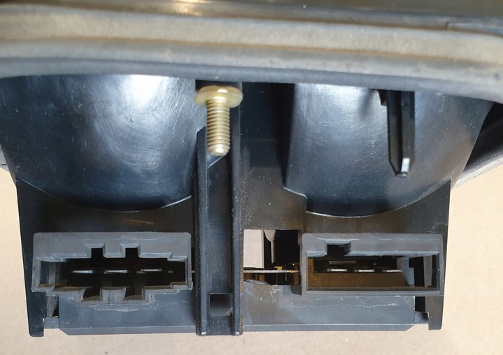 фото №13, Лампа задня ліва w кришка багажника лівий зад vw passat b3 iii оригінальний номер eu