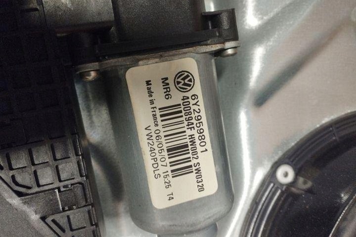 фото №6, Підйомник вікна лівих передніх двері vw polo 9n_ 6y2959801 1.4l дизель