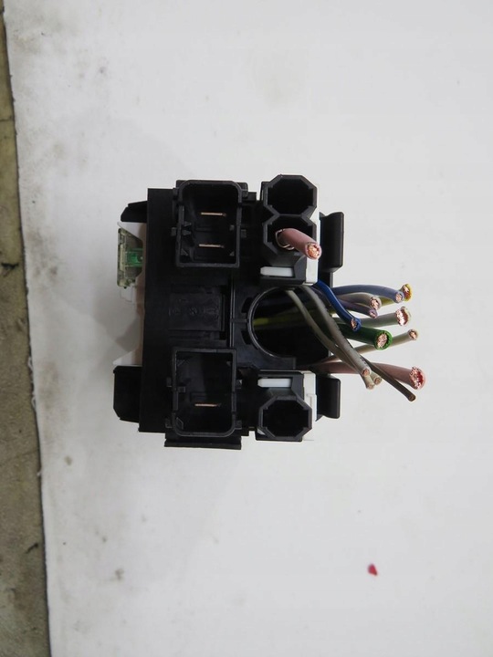фото №5, Коробка запобіжників peugeot 308 t9 1.6 b-hdi
