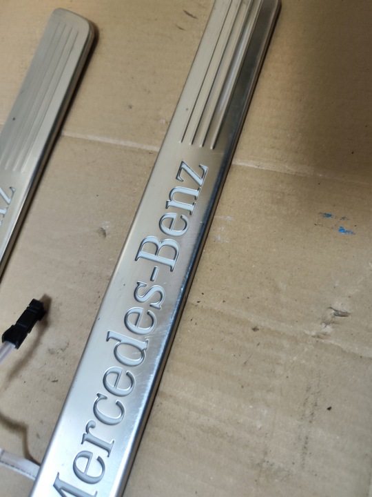 фото №3, Накладки порога перед mercedes w246 2017 a2466805300