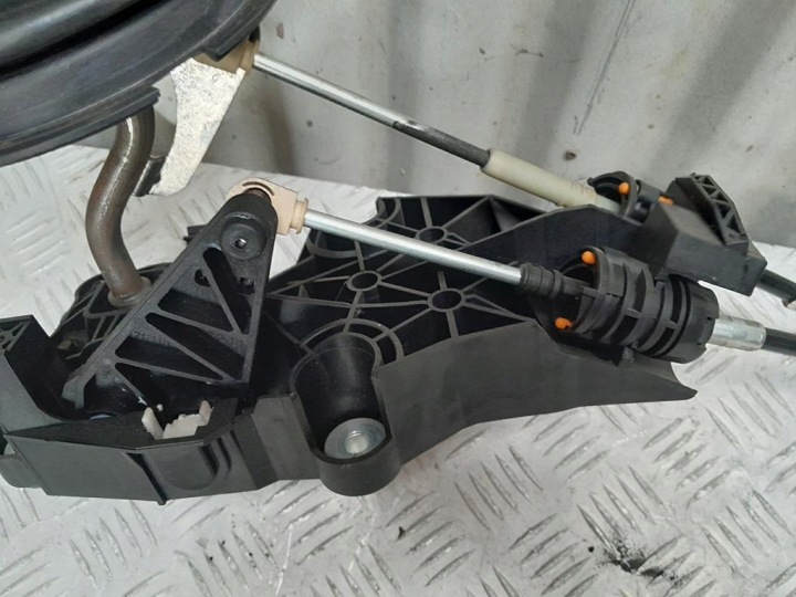 фото №12, Ford fiesta mk5 v mk6 рестайлинг 02-08 1.4 tdci кулиса коробки тросы ручка 5-b.