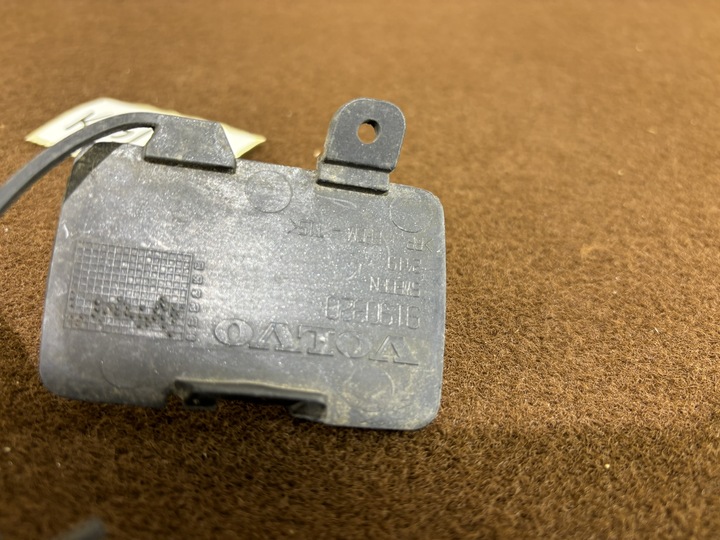 фото №3, Volvo v70 2 ii заглушка фаркоп бампера перед 9190320 k85/063