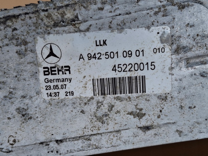 фото №9, Mercedes actros mp2 mp3 интеркулер радиатор воздуха a9425010901