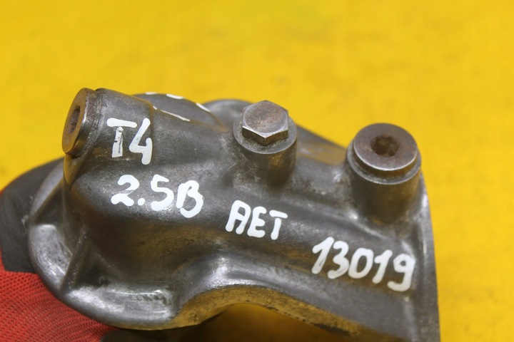фото №8, Основание фильтра масла 074115417a vw t4 2.4 d 2.5 b aab aet