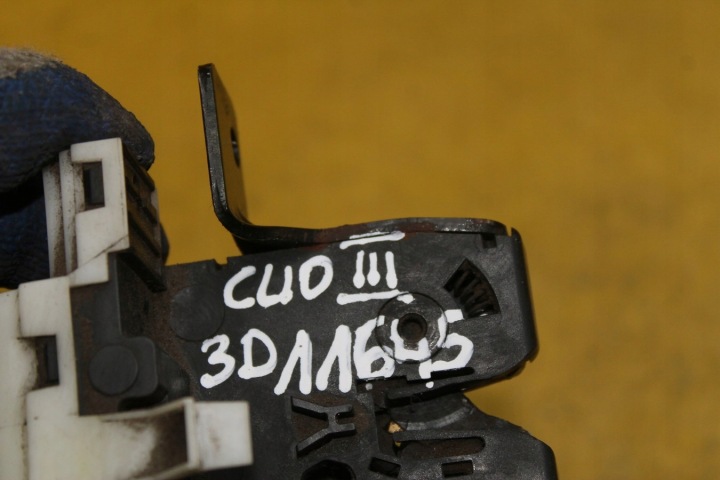 фото №7, Замок крышки багажника clio iii 8200076210