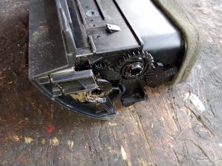 фото №11, Решётка воздуховод средняя bmw e46 8391179