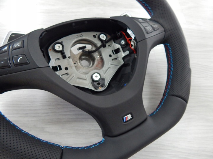 фото №9, Bmw x5 x6 e70 e71 кермо нова шкіра sport м-пакет пелюстки