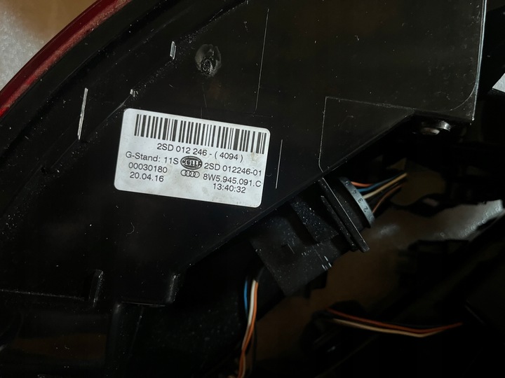 фото №9, Audi a4 b9 8w sedan лампи зад led кузовні кришки комплект оригінальний 8w5945091c