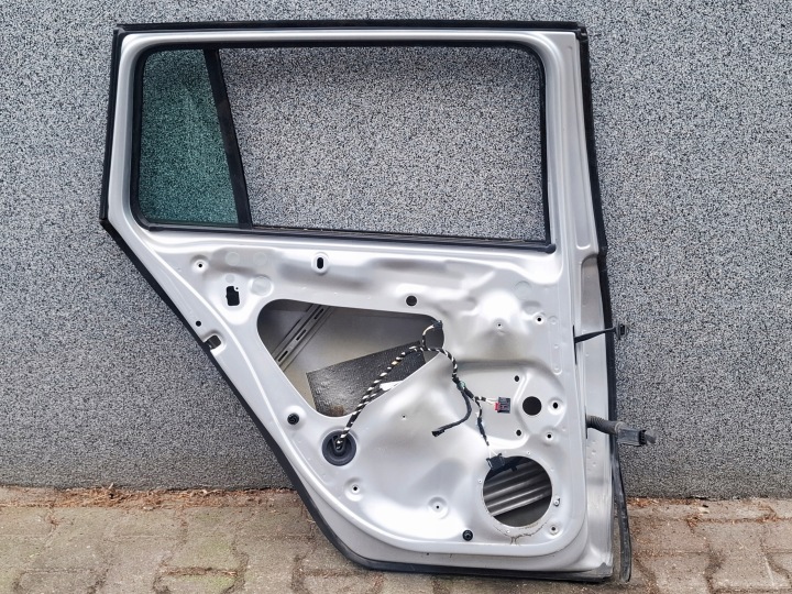 фото №12, Дверь зад задние задние левое vw golf vii 7 5g9 универсал 2012-2020 серебристый la7w