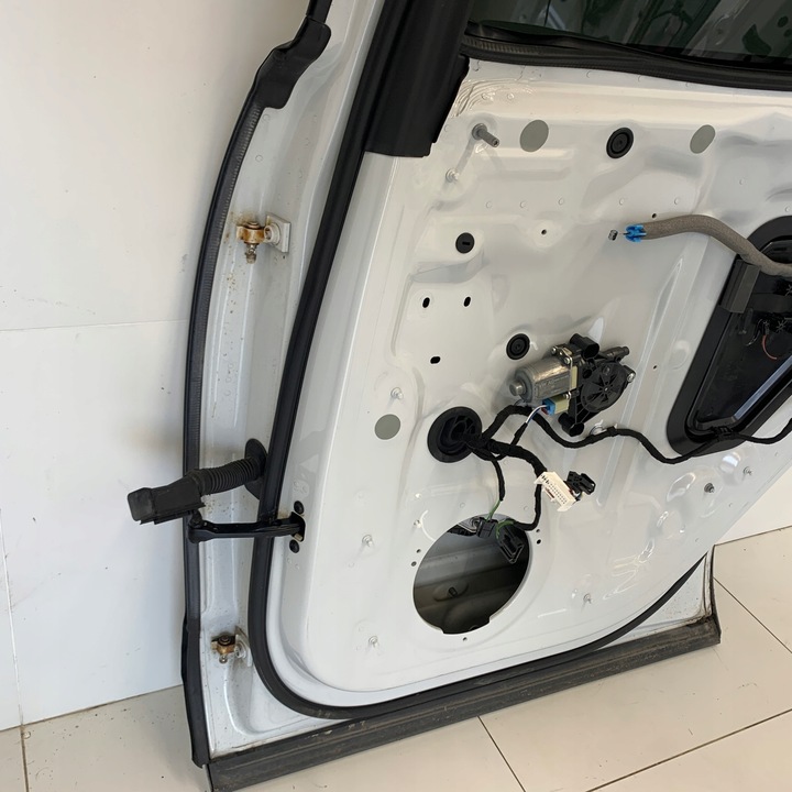 фото №10, Дверь правые зад задние комплектные pod цвет ls9r audi sq7 q7 4m 18r