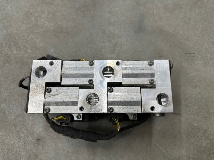 фото №6, Блок клапанов кондиционера q8 e-tron 4m0816702a оригинал 4szt.