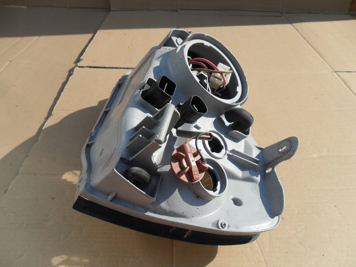 фото №13, Hyundai santa fe 2001 2002 2003 2004 2005 2006 лампа передняя правая