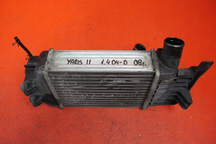 фото №8, Toyota yaris 2 ii p9 05- 1.4 d4d 1nd радіатор повітря інтеркулер
