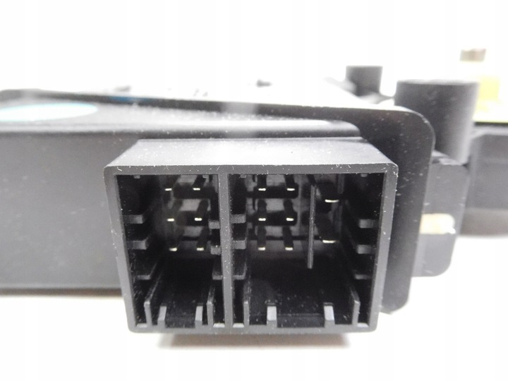 фото №8, Моторчик стекло правый зад polo iv 9n 6q0959812a