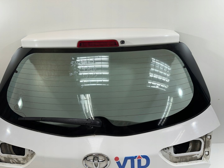 фото №8, Кришка багажника toyota yaris iii 3 рестайлінг