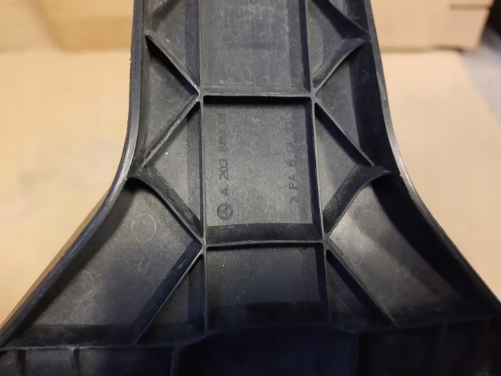 фото №9, Mercedes c w203 sport купе решётка решётка радиатора держатель a2038801083